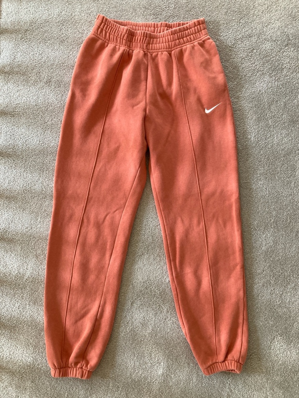 Nike High-Waisted Sweatpants with Pockets